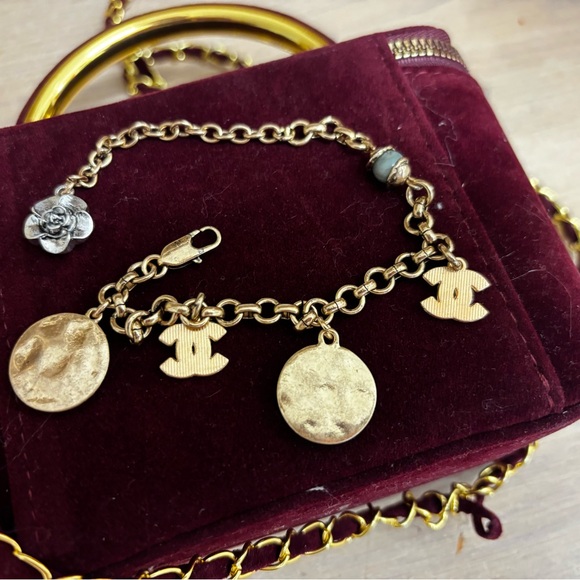 CHANEL Gold-Tone Floral Charm Bracelet with Black and Pink Enamel - Picture 4 of 7